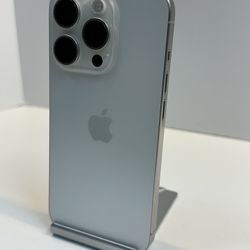 Apple iPhone 15 PRO 128gb. ( Fully Unlocked )