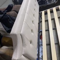 Bedframe with headboard