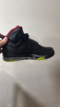2015 size 6 1/2 air Jordans(local sales only)
