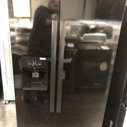Whirlpool refrigerator (New with Warranty)