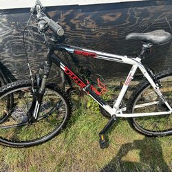 Trek Mountain Bike 