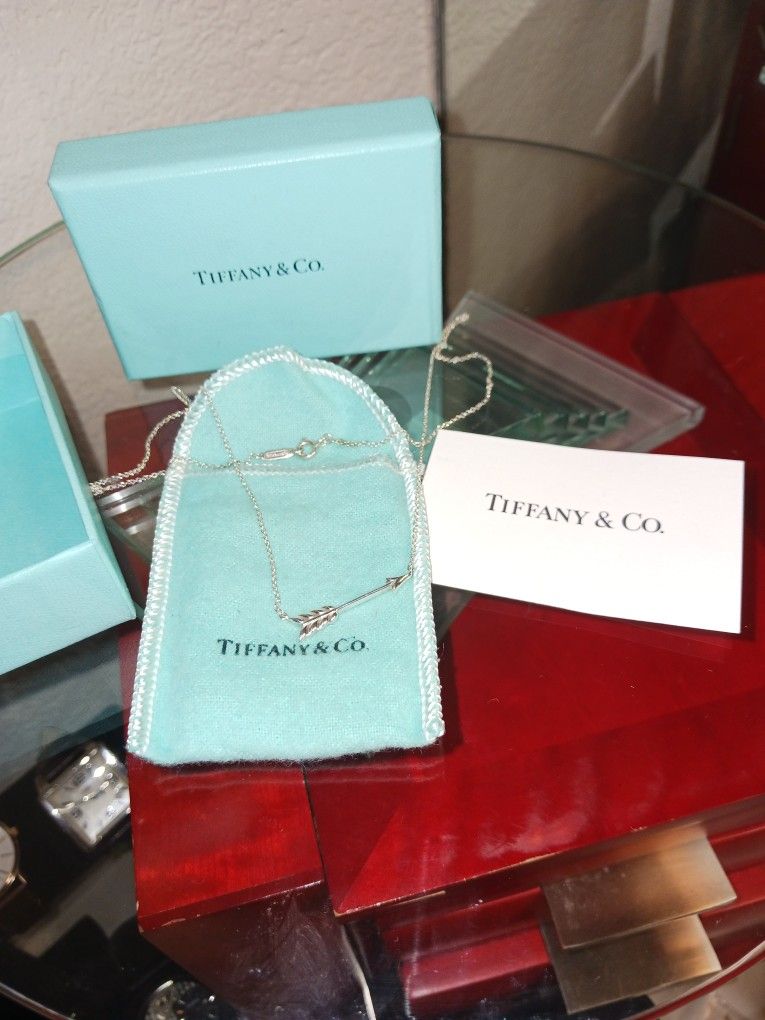 Authentic Tiffany & Co. Arrow Pendant Necklace 