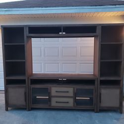 5 Piece Wooden Entertainment Furniture 