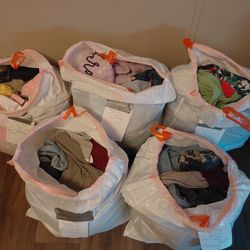 5 full bags of assorted clothing