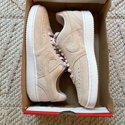 Brand new in box Nike Women size 8