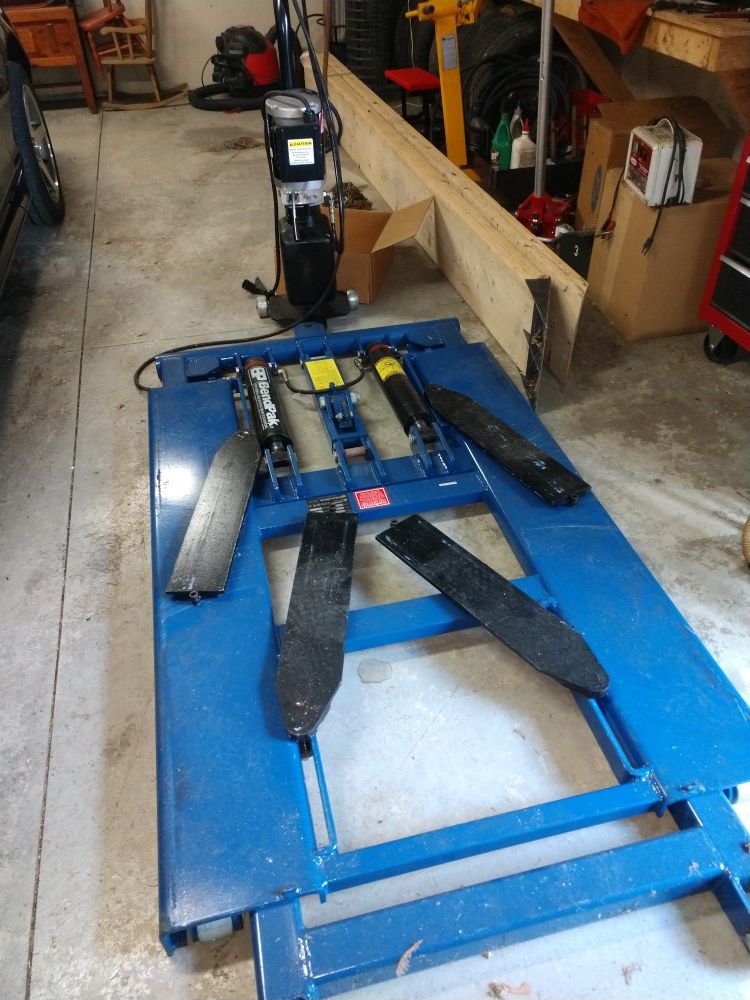 Bendpak scissor lift MD6XP for Sale in Toledo, OH OfferUp