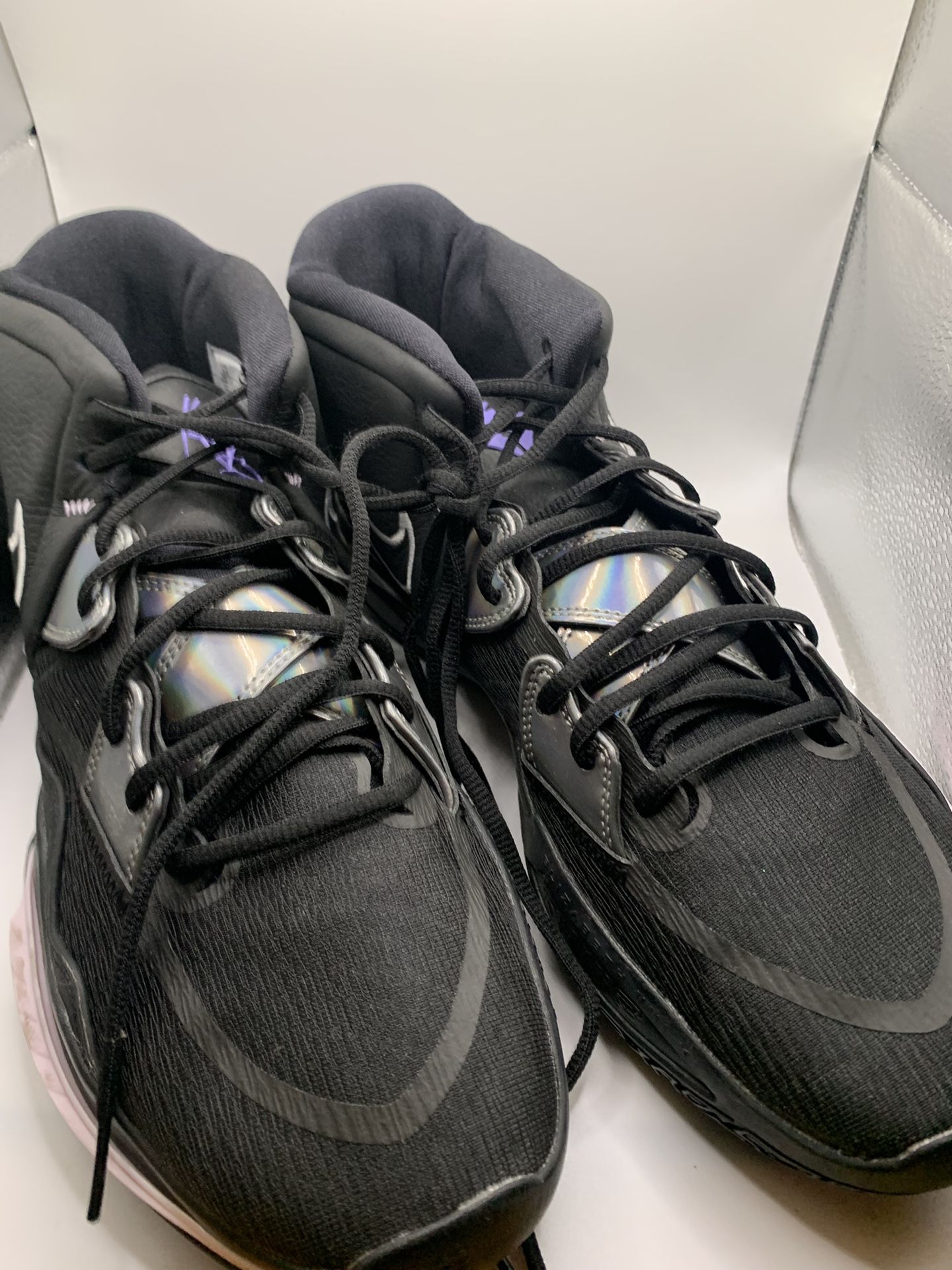 NIKE KYRIE INFINITY BLACK CONCORD BARELY GRAPE METALLIC SILVER S