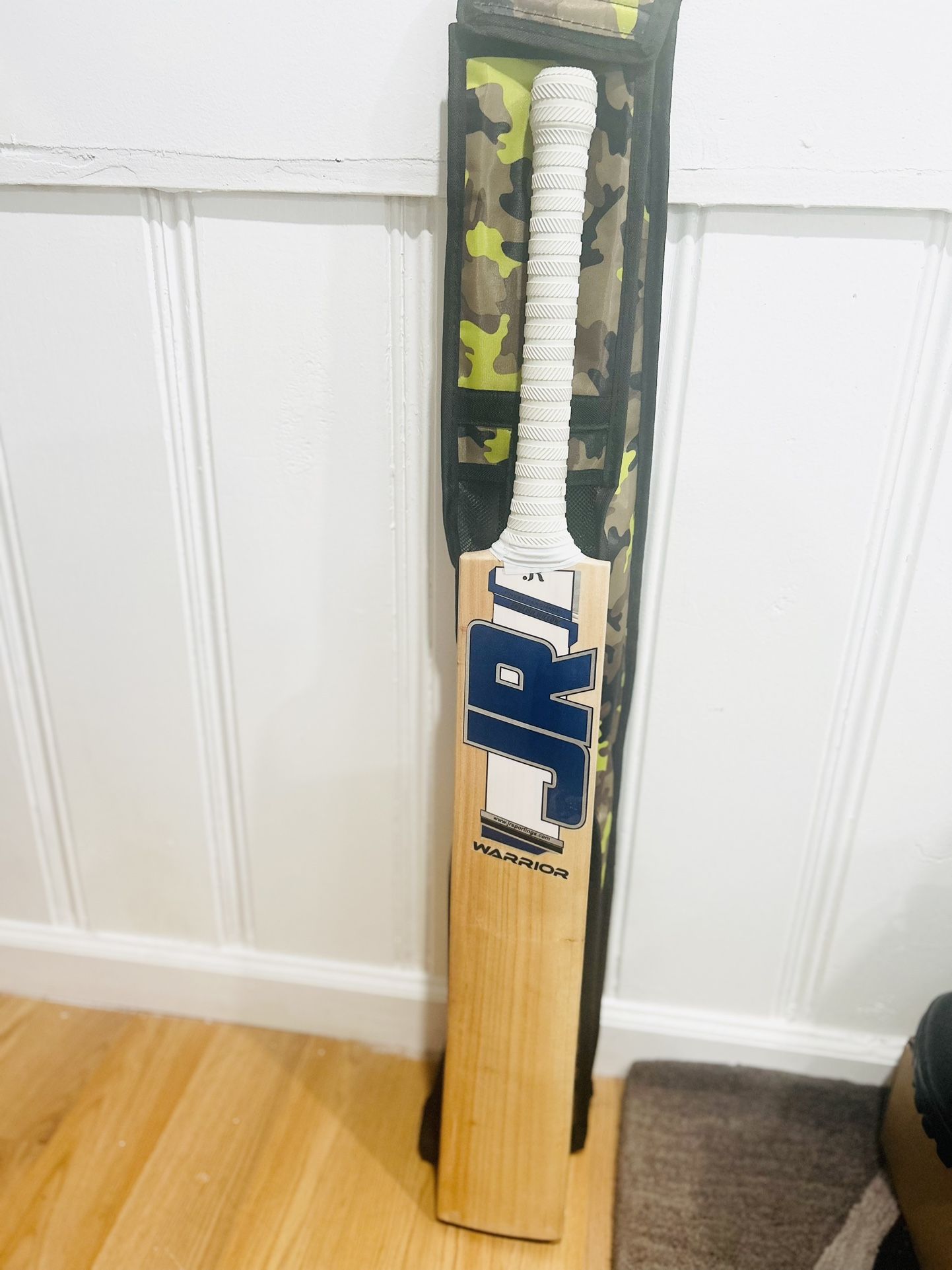 PREMIUM ENGLISH WILLOW CRICKET BAT