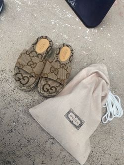Gucci Jumbo GG Platform Slides