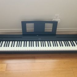 Yamaha Digital Piano P-45 Bundle