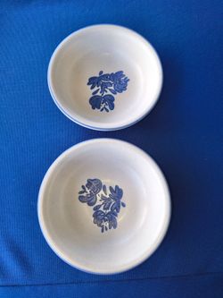 Set of 2 Pfaltzgraff Yorktowne bowls
