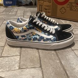Flower Vans Size W8.5