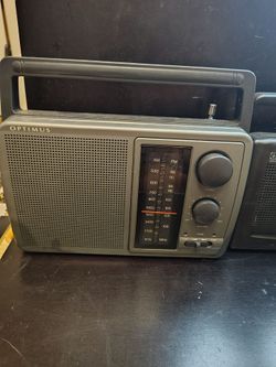 Optimus AM/FM Portable Radio