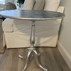 Oval Folding Accent Table – Decorative Silver Metal Base