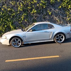 2004 Ford Mustang