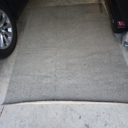 5×7 Ft Area Rug - Grey Color..no Rips