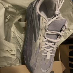 DS Adidas Yeezy 700 Tephra Size 10.5