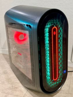 Alienware  Aurora R13 | intel i7-12700KF | 64GB Ram | 1TB NVMe + 2.5 TB HDD | 16GB AMD Radeon 6800XT GPU