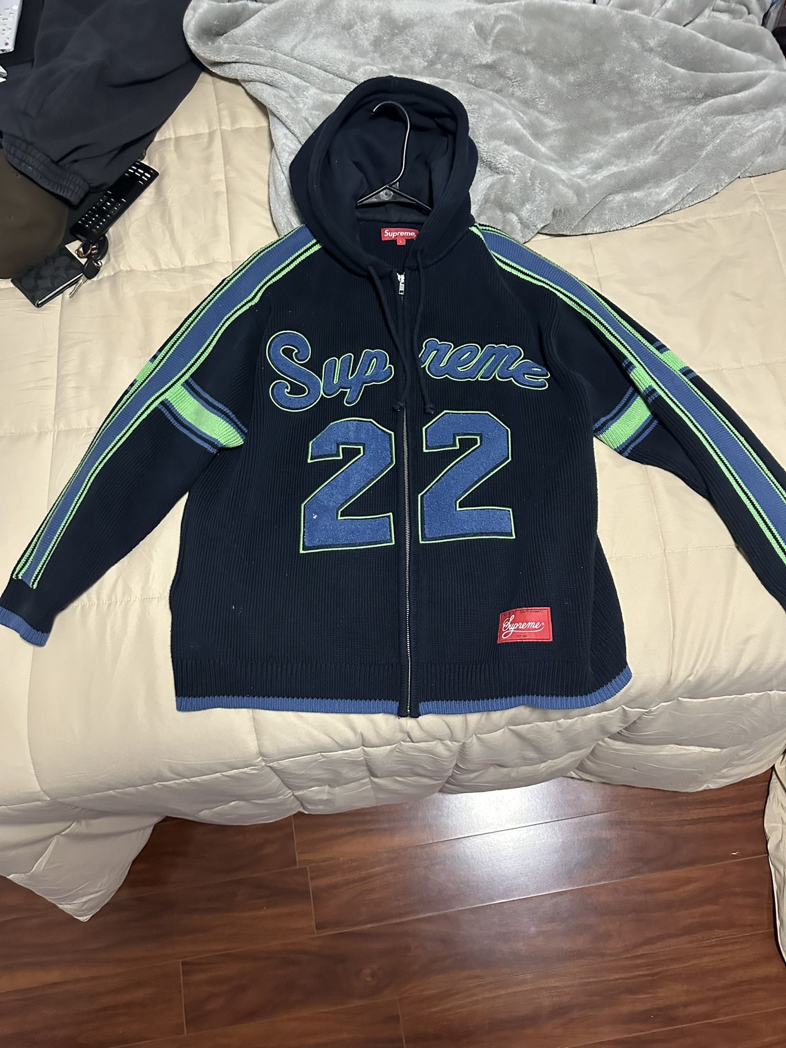 Supreme Hoodie 