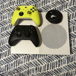 Xbox One S,Two Controllers, HDMI cord 