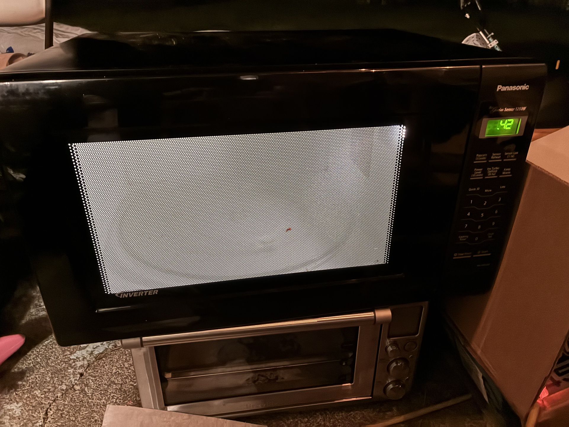 Large 1250 Watt Microwave