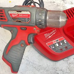 Milwaukee M12 Drill/Driver Kit (2407-20): Charger & 21-pc Bosch Bit Set!