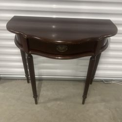 Vintage Bombay Company Federal Style Single Drawer Console Table Imperfections. Used in good condition with some minor cosmetic blemishes. These blemi