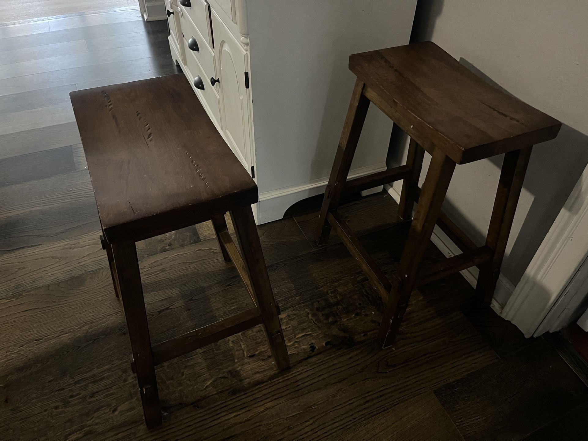 set of three stools
