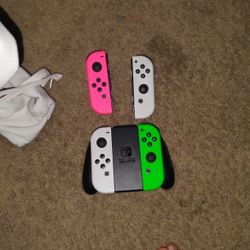 4 Nintendo Switch Controllers 