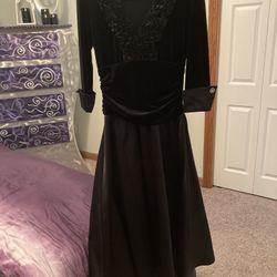 Gorgeous Jessica Howard size 6 black dress in Willowick area