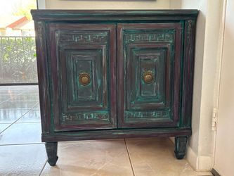 Accent Cabinet / Credenza