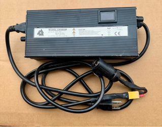Chi 72 volt Surron fast charger