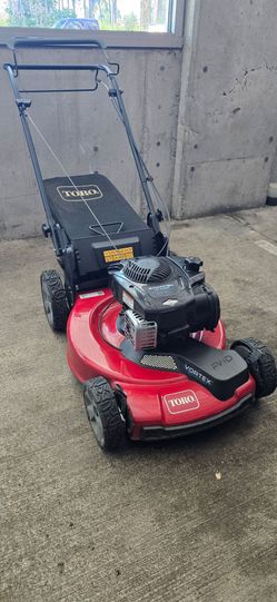 LAWNMOWER SELF PROPELLED  (TORO)