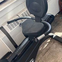 Exercise Bike TRUE 750R Recumbent Bicycle Fitness Gym Exercise