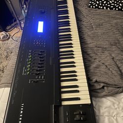 Kurzweil synthesizer keyboard K2500XS 
