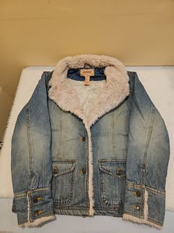 Aeropostale WOMEN'S MEDIUM  Denim Distressed  Jacket with Sherpa Collar And Cuffs