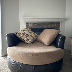 Round Sofa Couch With Pillows