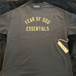ESSENTIAL T-SHIRT