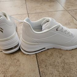 New White Wedge Sketchers Wedge Tennis Shoes Sneakers