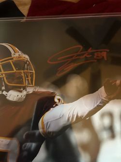 Santana moss signed and jsa certified 11 x 14 photo