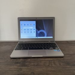 Samsung Chromebook Laptop with Changer 