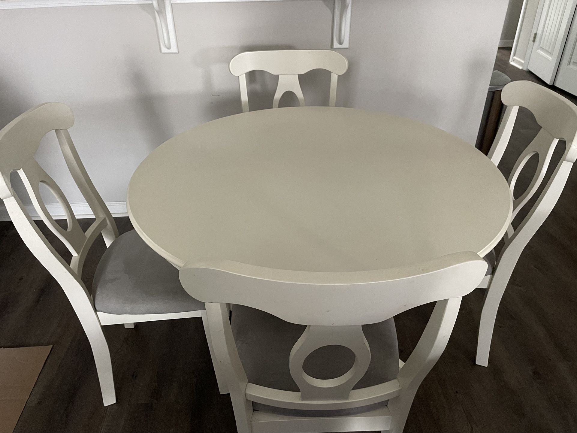 White Wood Kitchen Table And Chairs