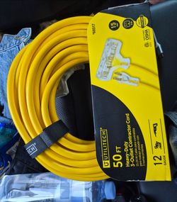 50ft 12 gauge contractors extension cord. 3 outlets