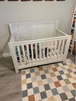 Davinci Crib + Mattress + Dresser Set