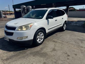 Chevrolet Traverse White SUV