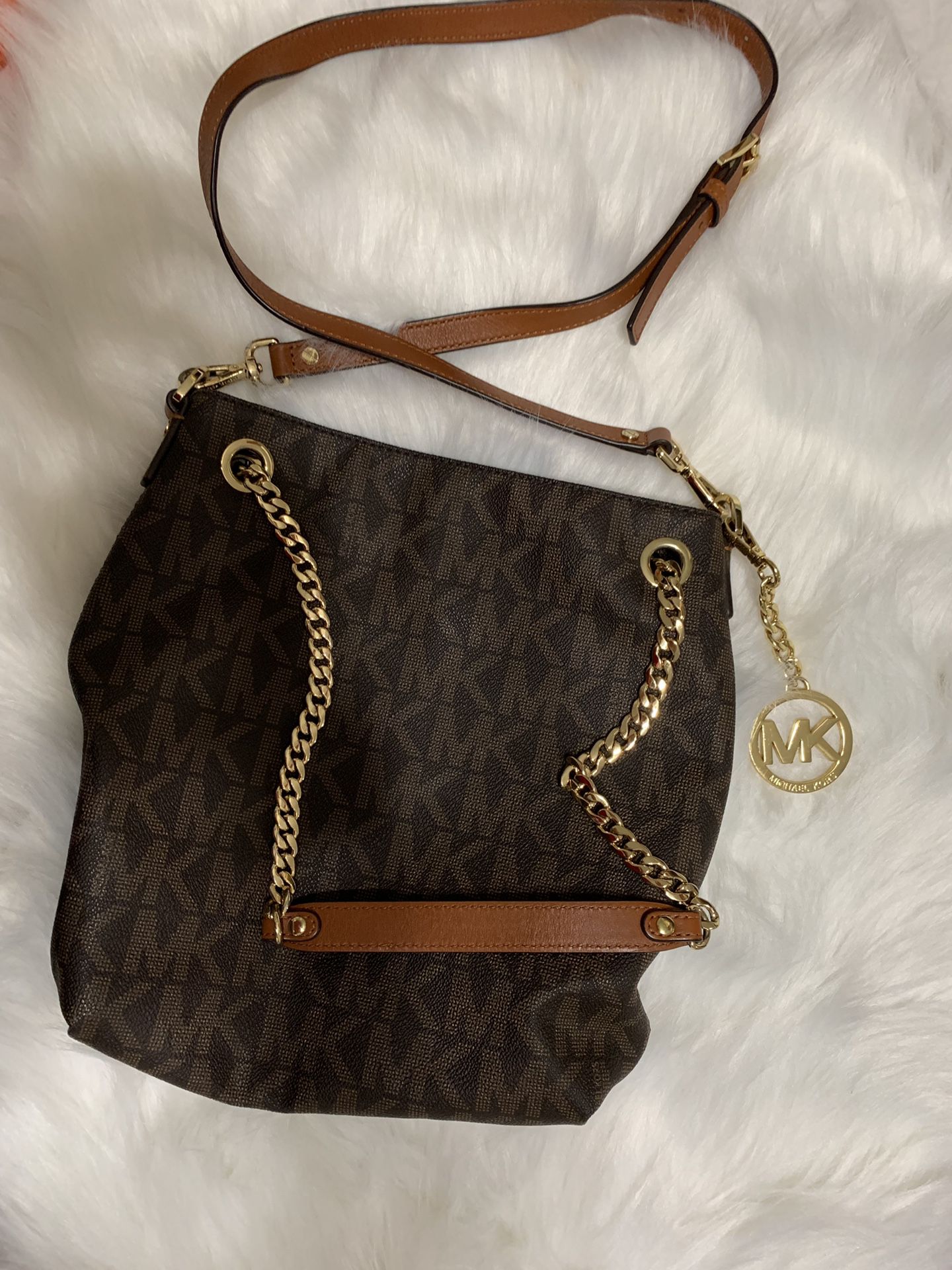 Michael Kors purse and wallet from Dillards for Sale in Katy, TX