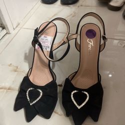 Forever 21 Black Pointed Toe Heels with Rhinestone Heart Bow