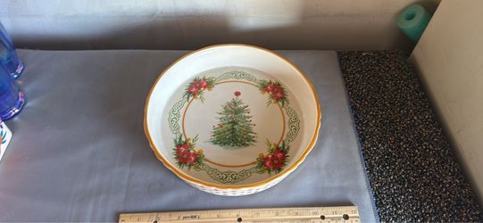 Pioneer woman ceramic 9” Christmas pie pan