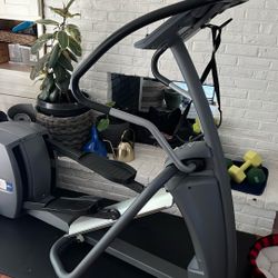 Precor Elliptical Machine EFX 5.23