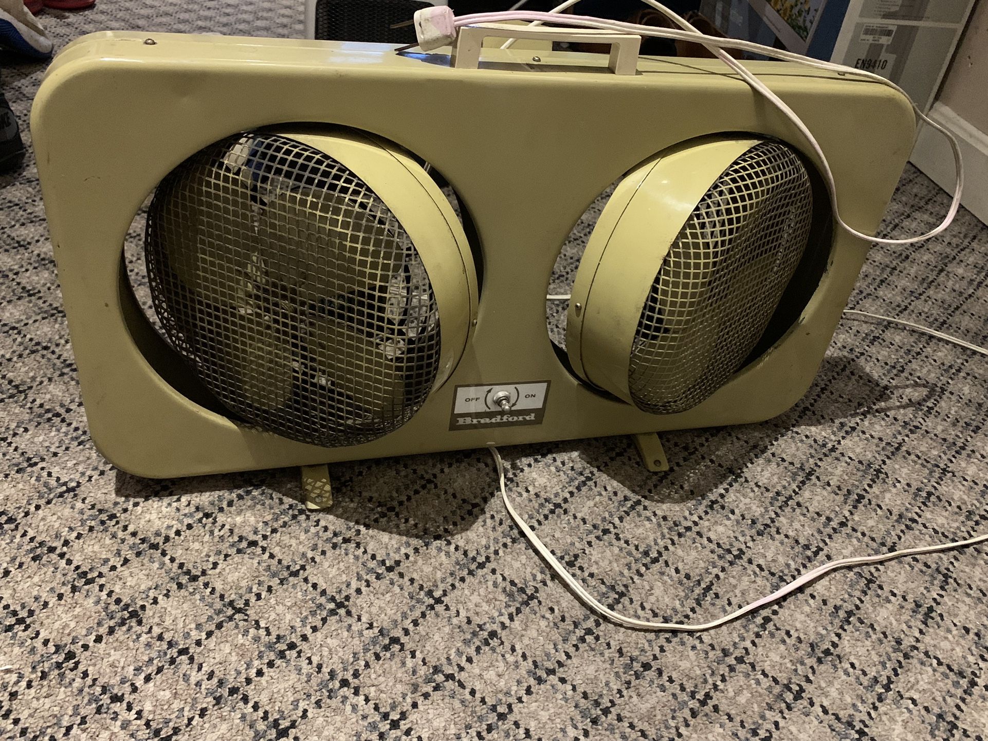 Vintage Bradford Metal Dual Swivel Window Fan w/ 3 On Setting